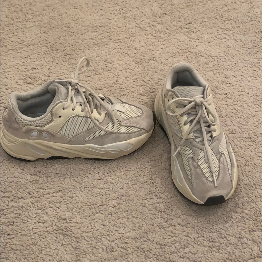 Adidas Yeezy Boost 700 Analog